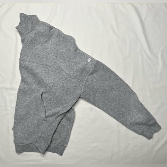 Alo Yoga Women's segment pullover Fleece sweatshirt - Dove Grey - S. - Picture 9 of 16